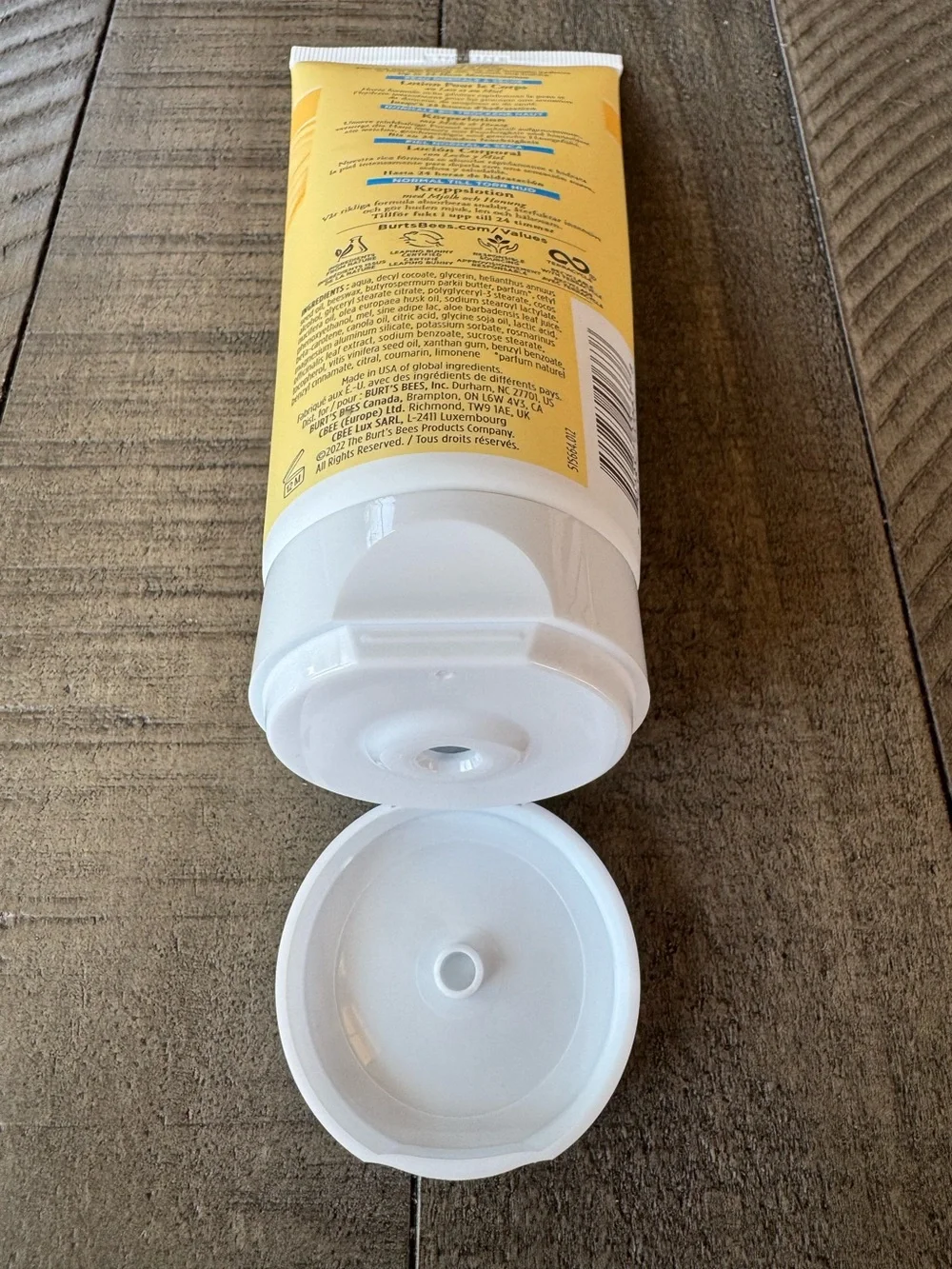Burt's Bees Naturally Nourishing Milk & Honey 6 oz (NEW/SEALED)